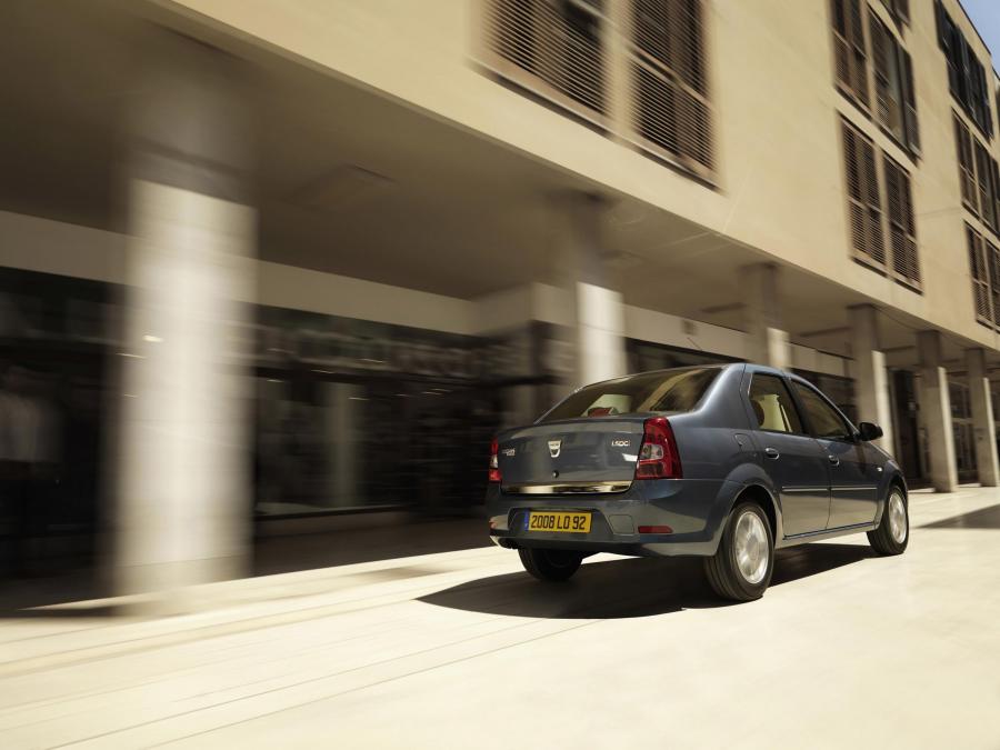  Dacia Logan 2008 года  (фото 31 из 81)